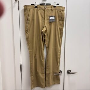 NWT Eddie Bauer men’s Tan Chinos Versatile Cotton Blend hiking pants 40x32